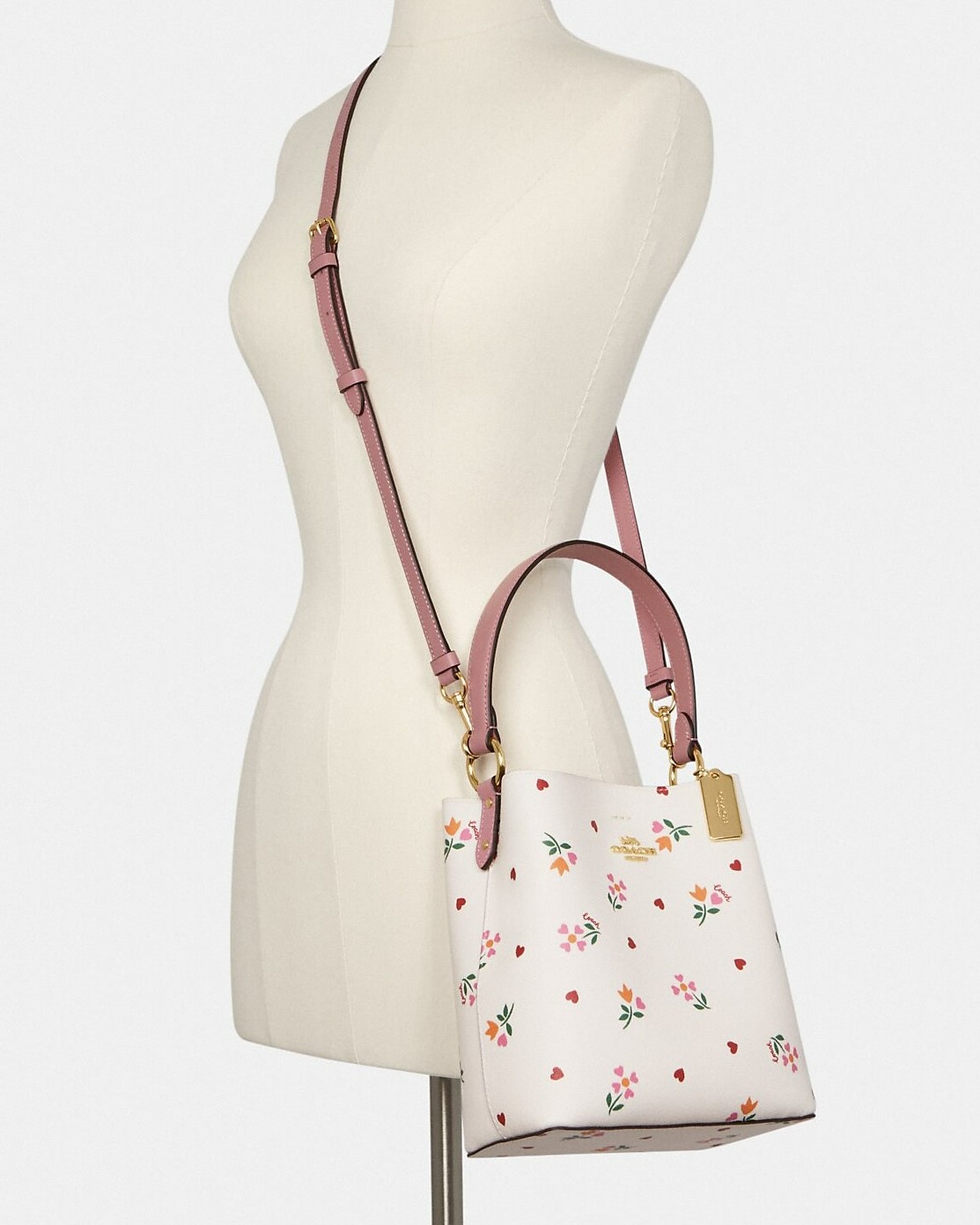 Túi đeo vai nữ Coach Small Town Bucket Bag Chalk Multi With Heart Petal  Print