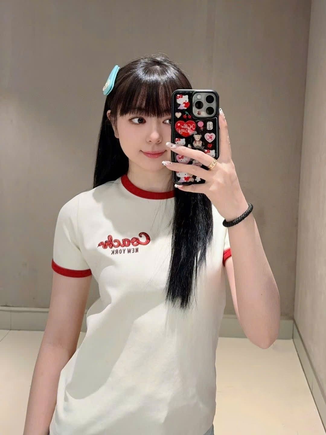 Áo thun nữ Coach New Year Ringer T Shirt In Organic Cotton Cream CZ421 7