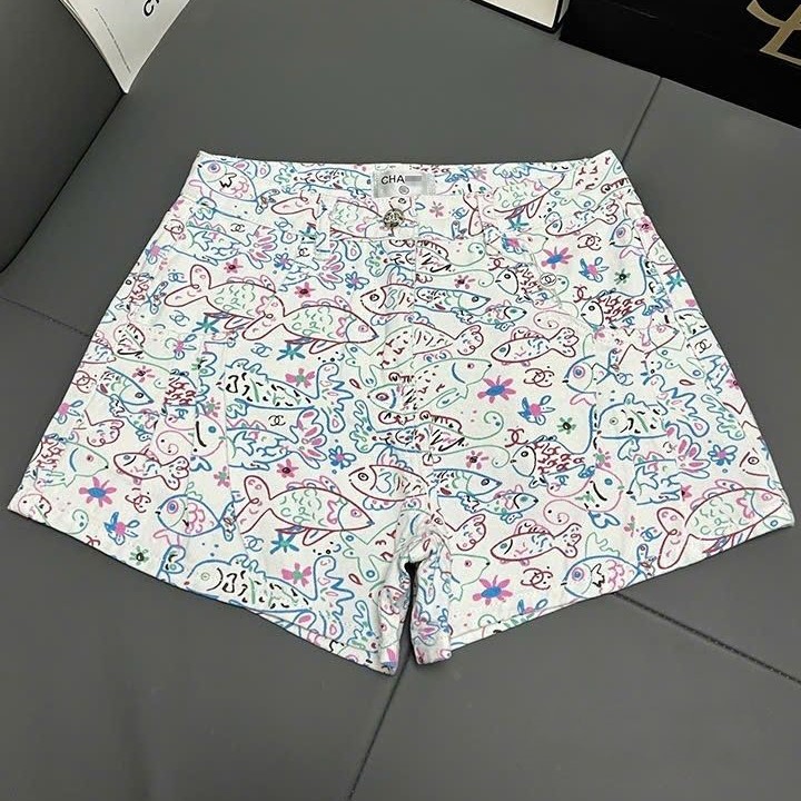 Quần short nữ Chanel họa tiết limited 3