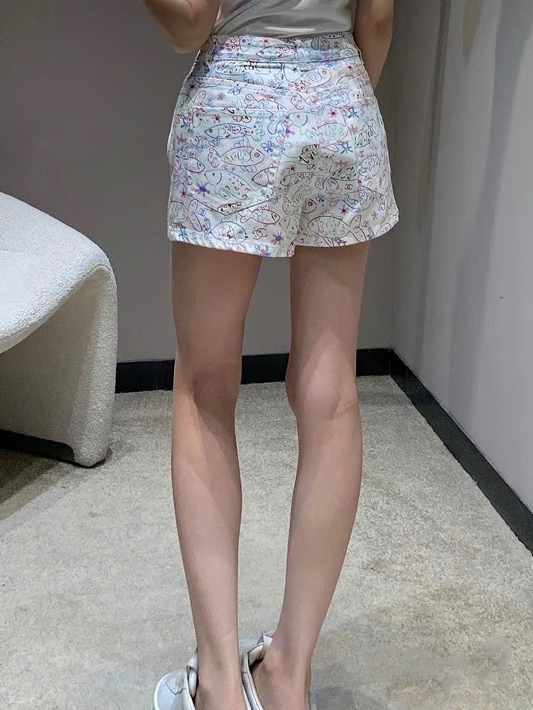 Quần short nữ Chanel họa tiết limited 4