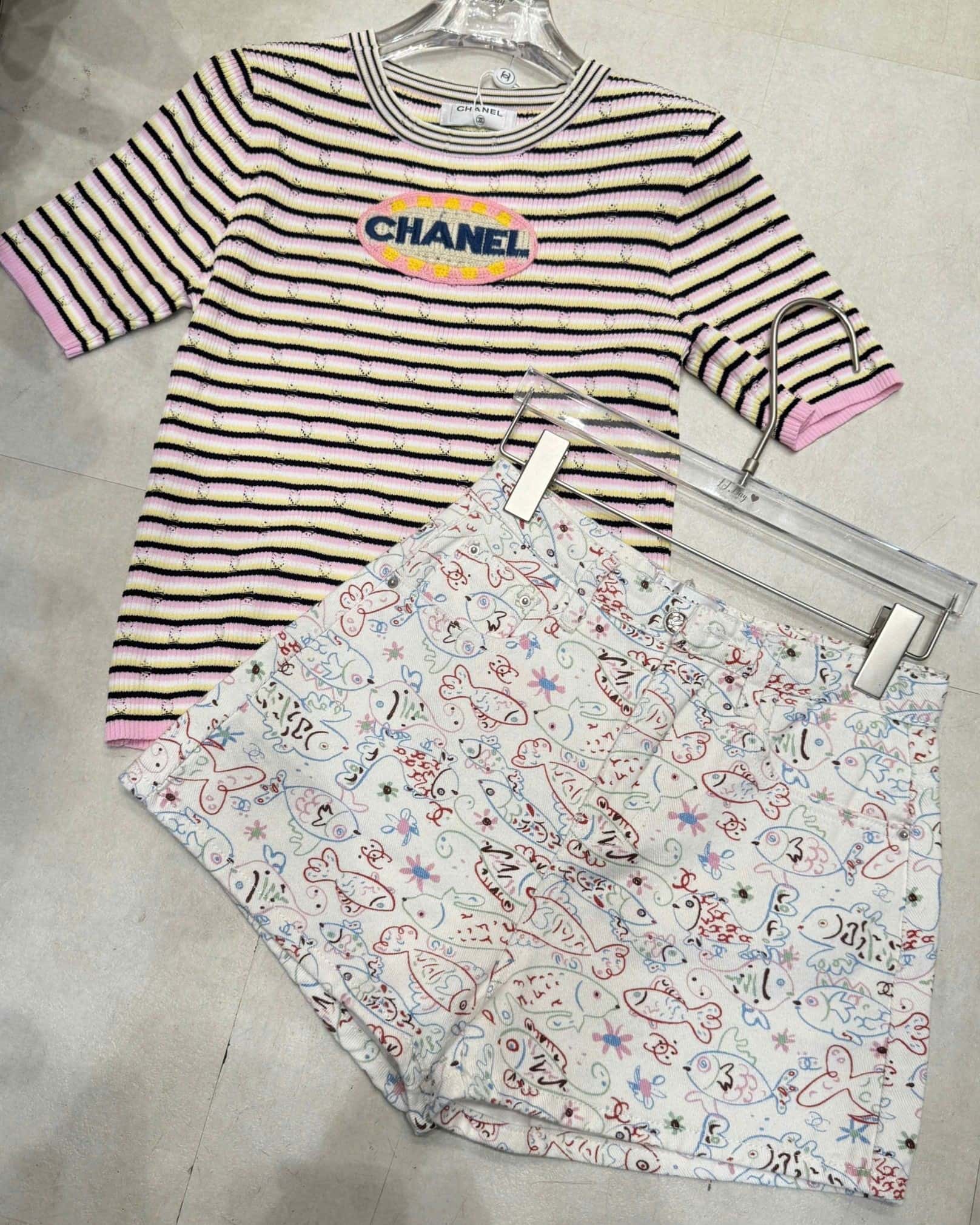 Quần short nữ Chanel họa tiết limited 2