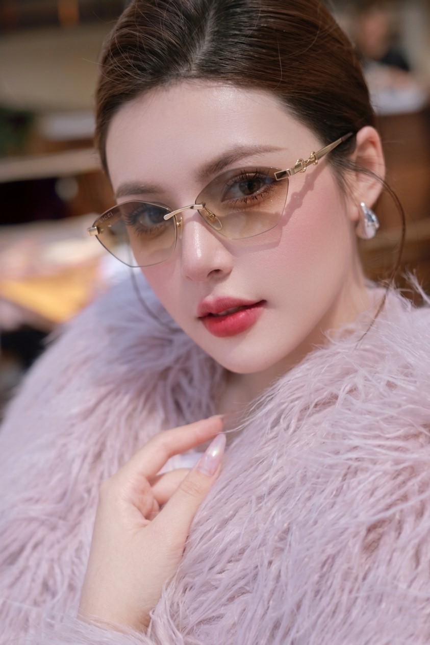 Kính Gucci Cat Eye Frame Sunglasses 7