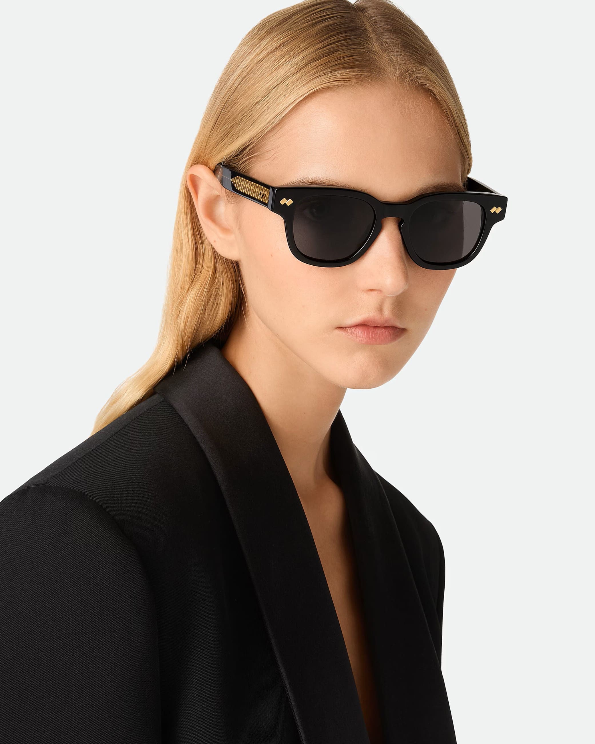 Mắt kính Bottega Veneta Intrecciato Panthos Sunglasses Black BV1441S 11