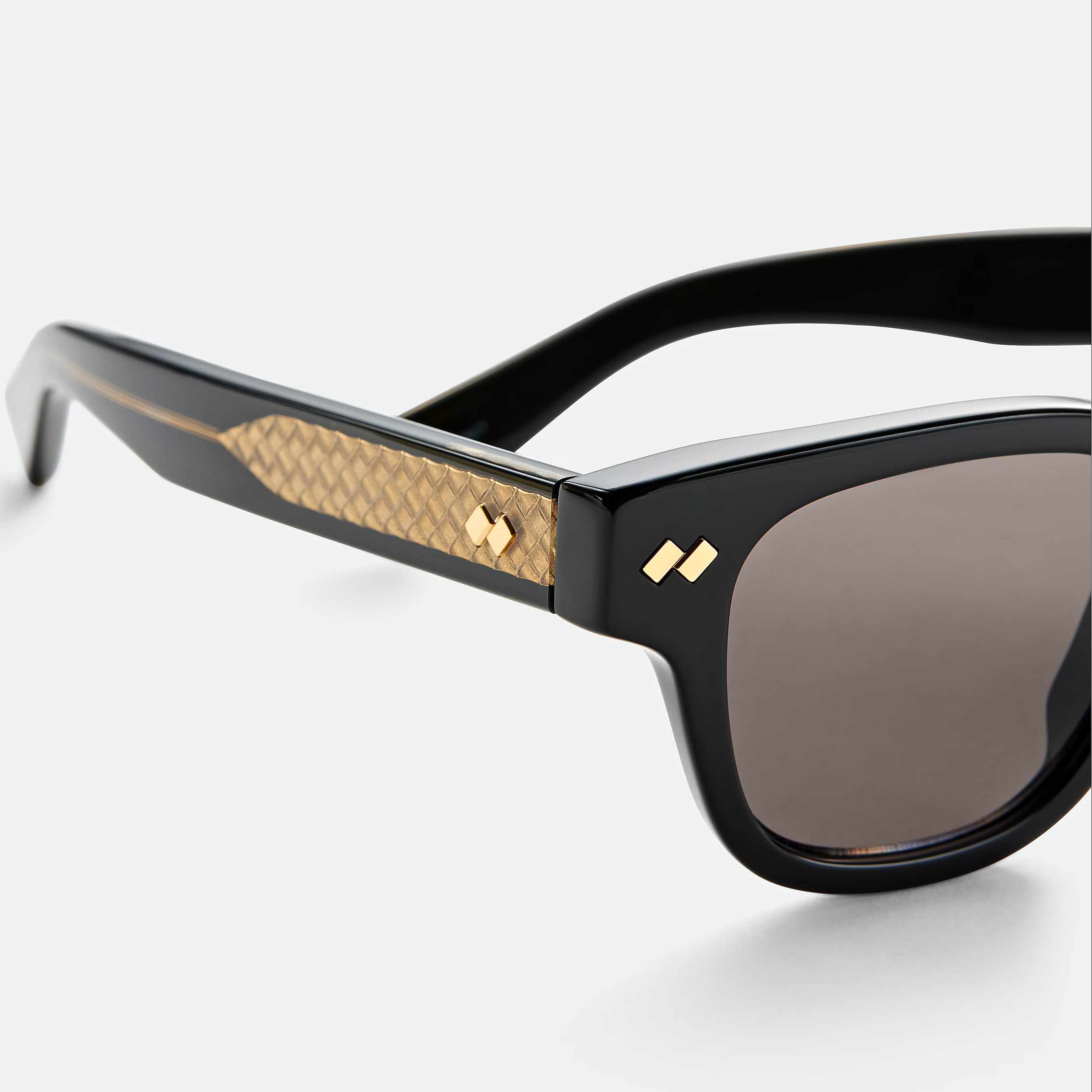 Mắt kính Bottega Veneta Intrecciato Panthos Sunglasses Black BV1441S 3