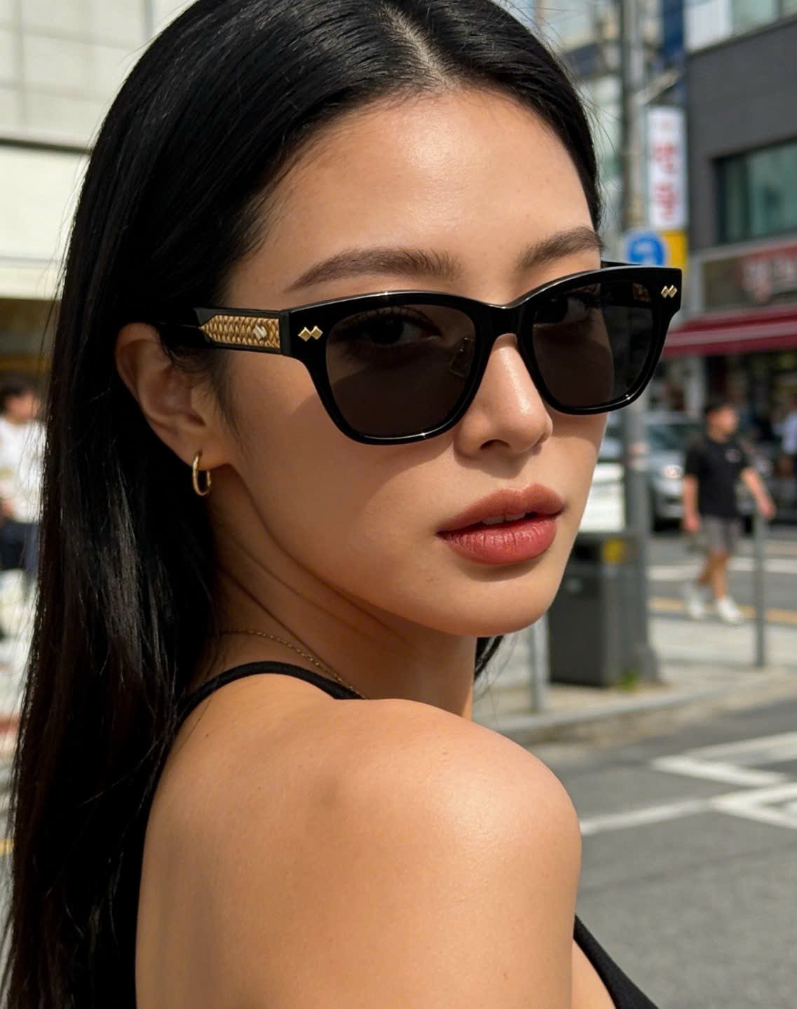 Mắt kính Bottega Veneta Intrecciato Panthos Sunglasses Black BV1441S 7