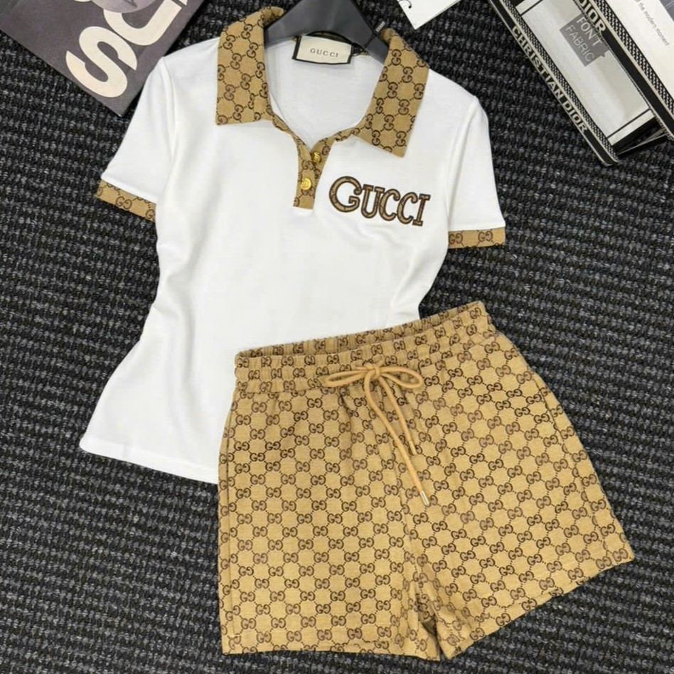 Set áo thun trắng đen cổ polo quần short lưng thun nâu vàng Gucci 6