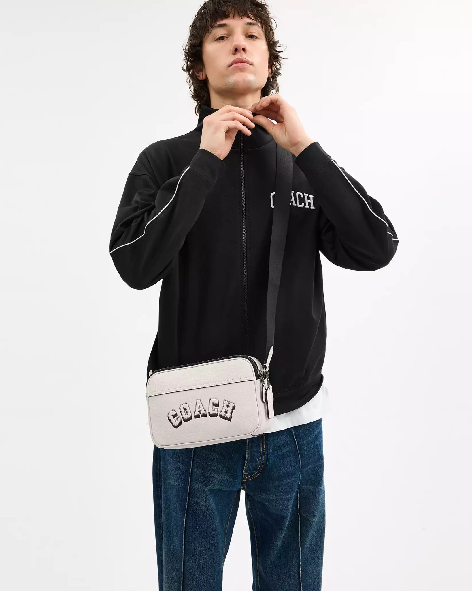 Túi Coach Nam Graham Crossbody Bag Varsity Motif Chalk Black CAJ64 3