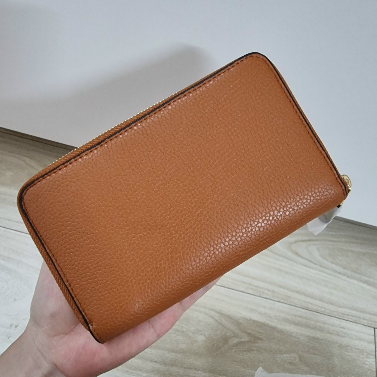 VÍ DÀI BROWN COACH MEDIUM ID ZIP WALLET WITH DIARY EMBROIDERY 4