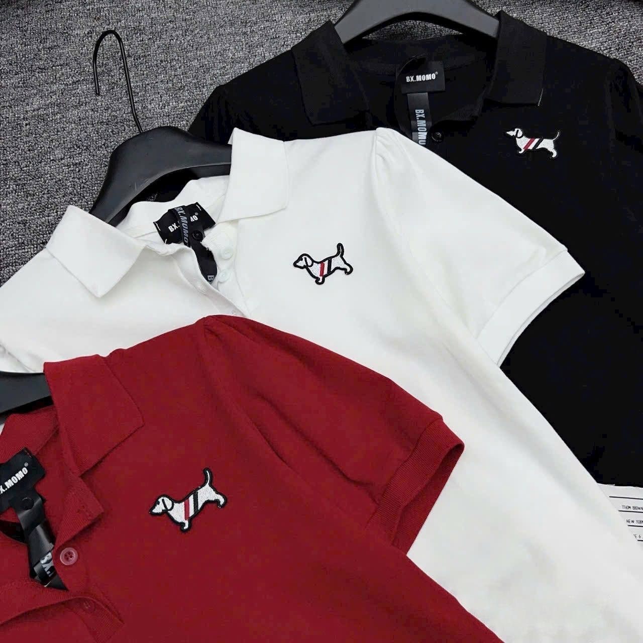 Áo thun cổ bẻ Thom Browne 1