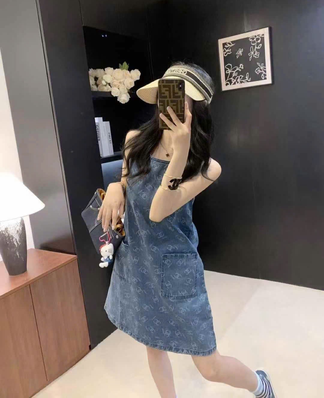 Đầm jean chanel sát nách xanh dương có túi 1