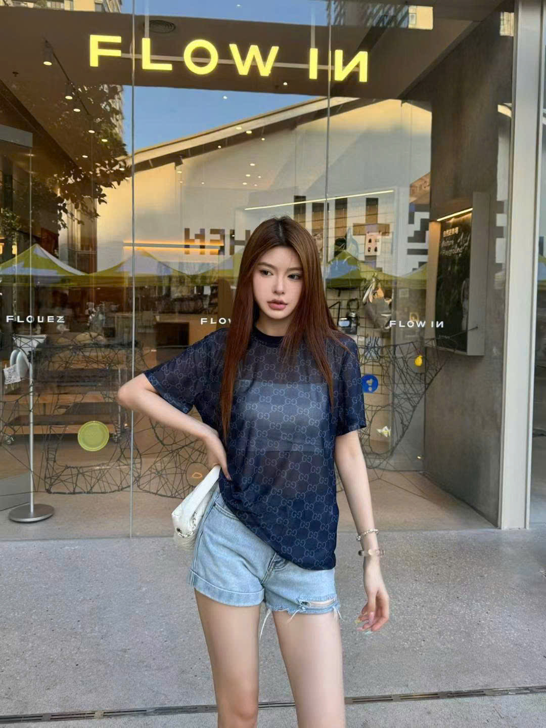 Áo phông xanh navy nữ Gucci 3