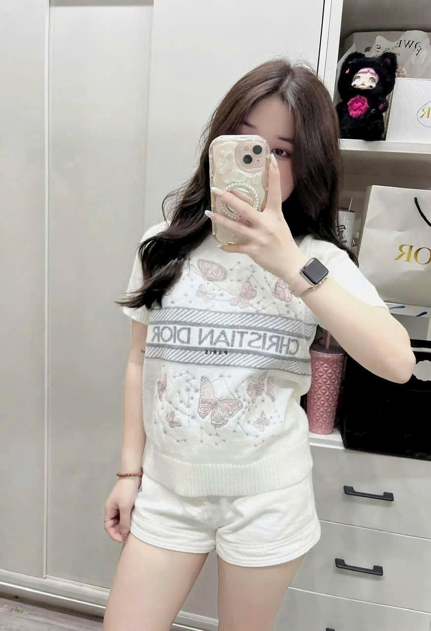 Áo len trắng Dior họa tiết bướm 3