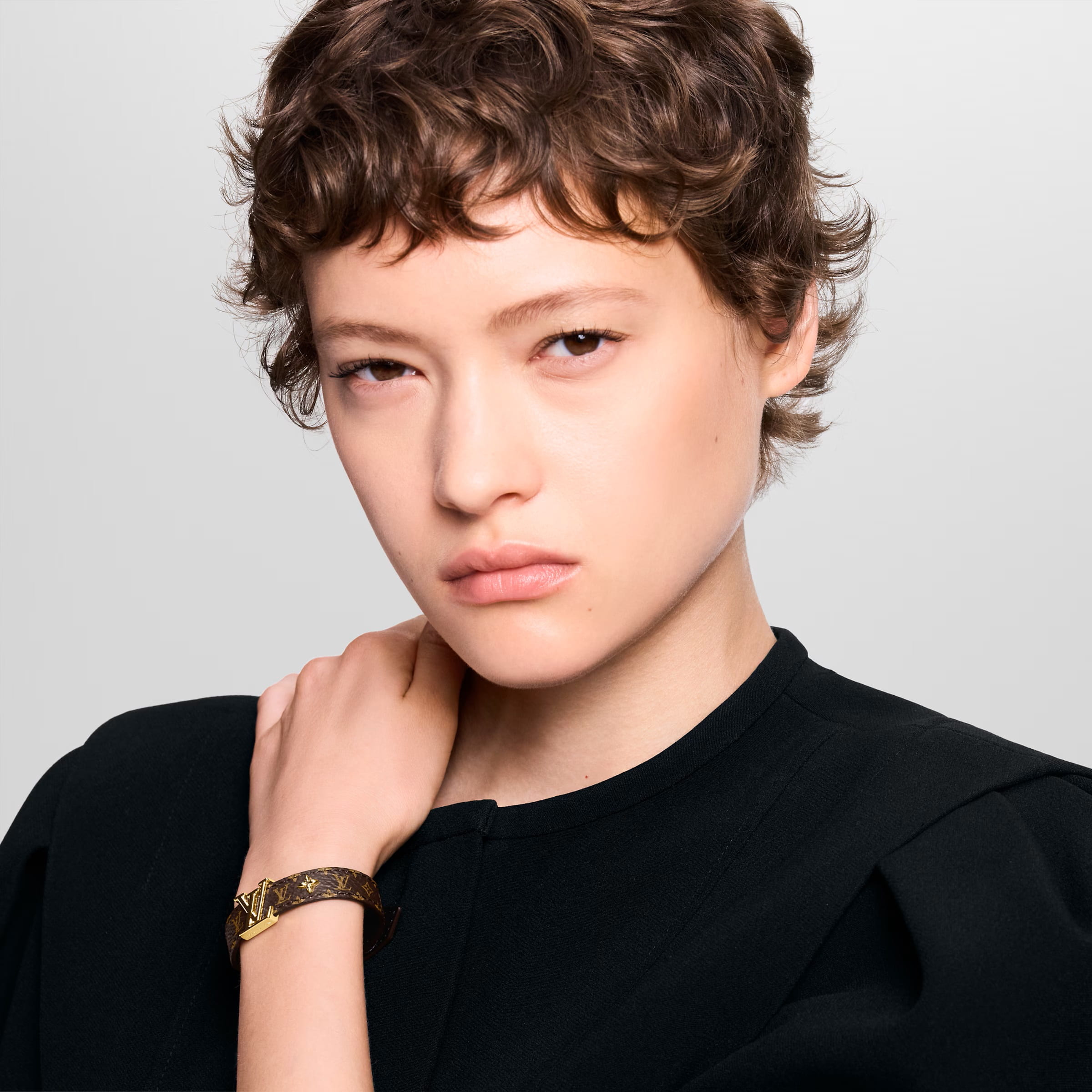 Vòng đeo tay LV Iconic Monogram Flower Signatures Bracelet 3