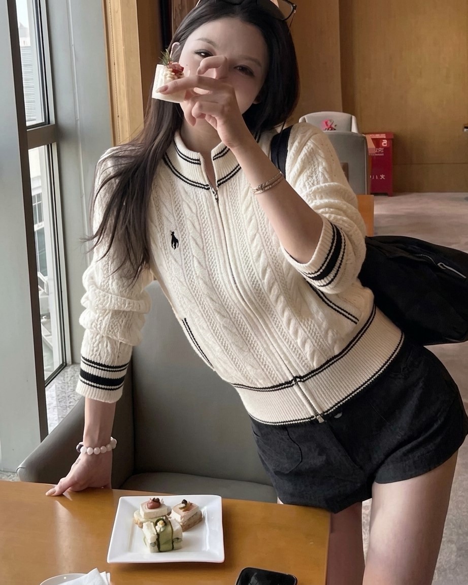 Áo len nữ tay dài cổ cao Polo 2