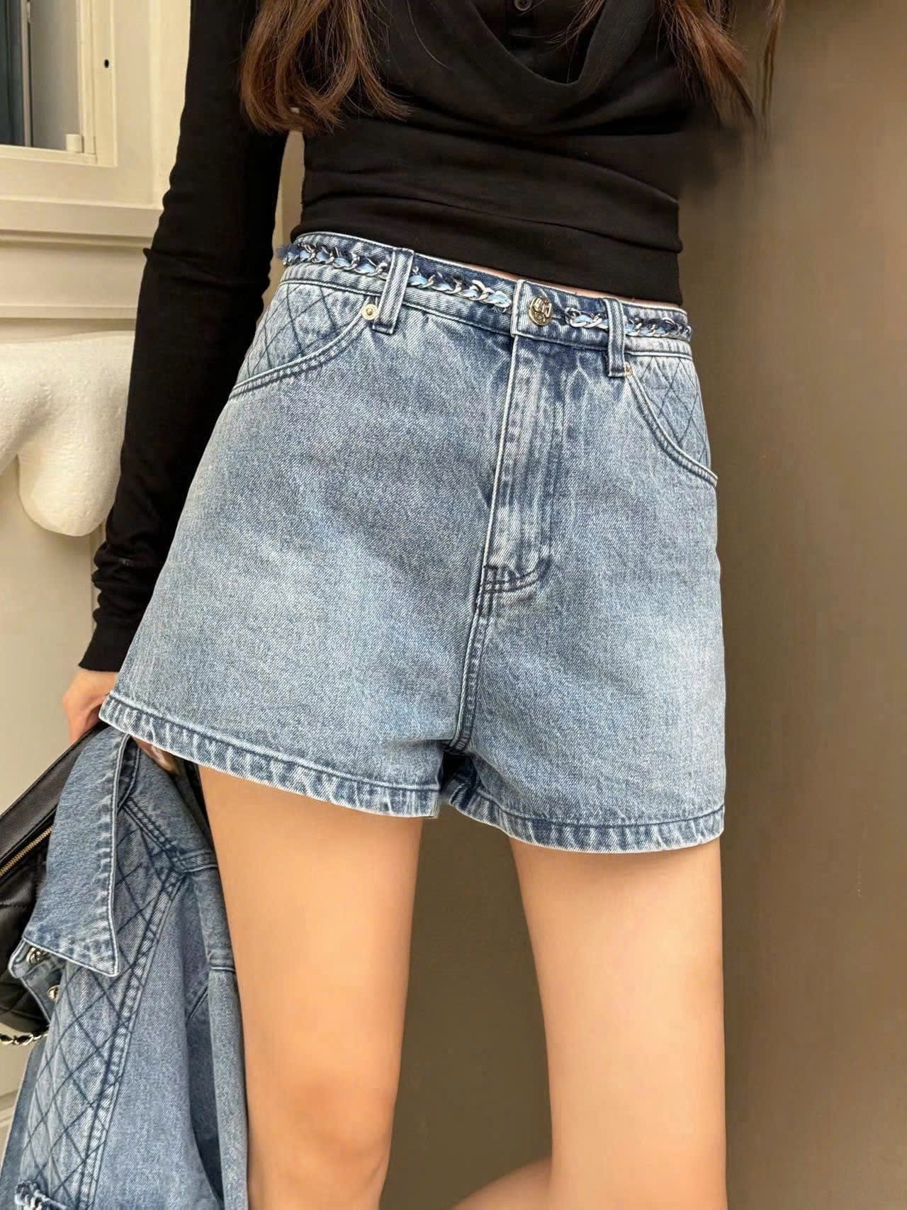 Quần short jean vải mền xanh Chanel 1