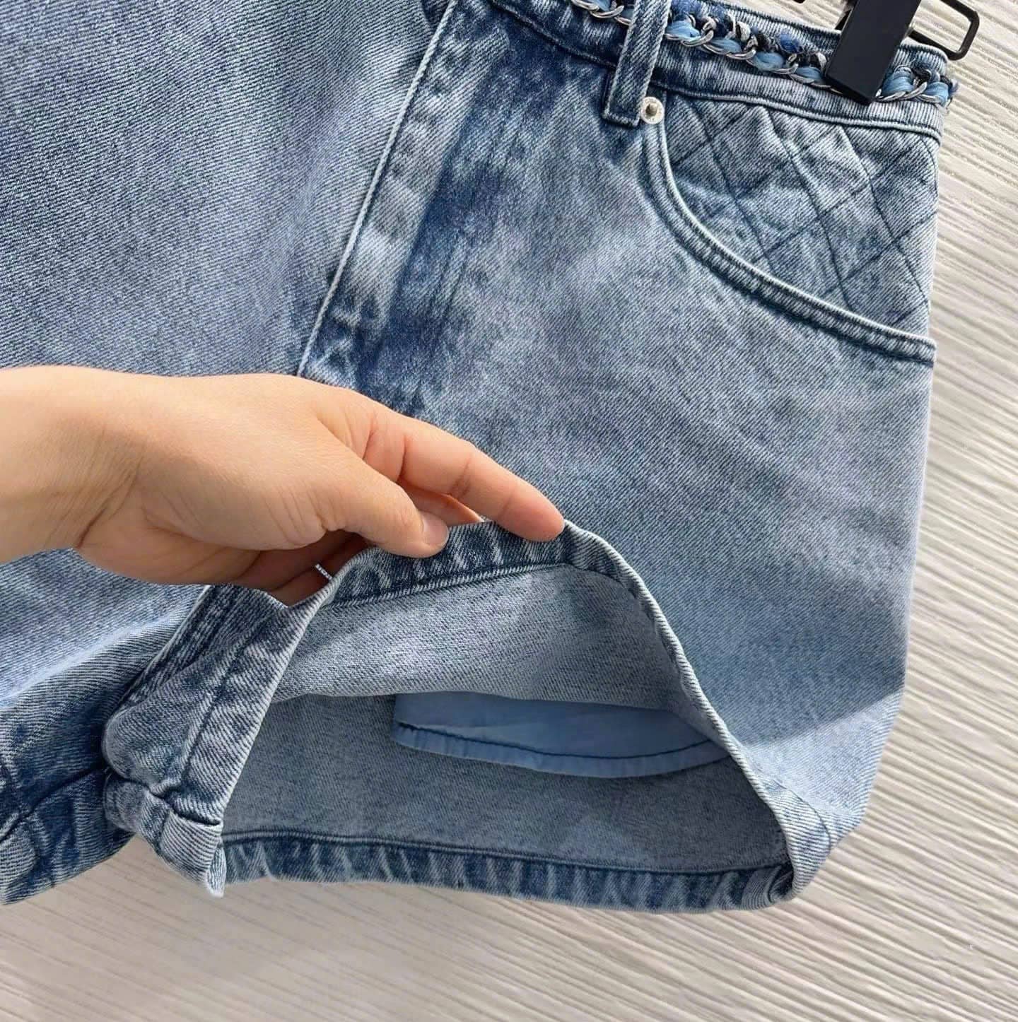 Quần short jean vải mền xanh Chanel 6