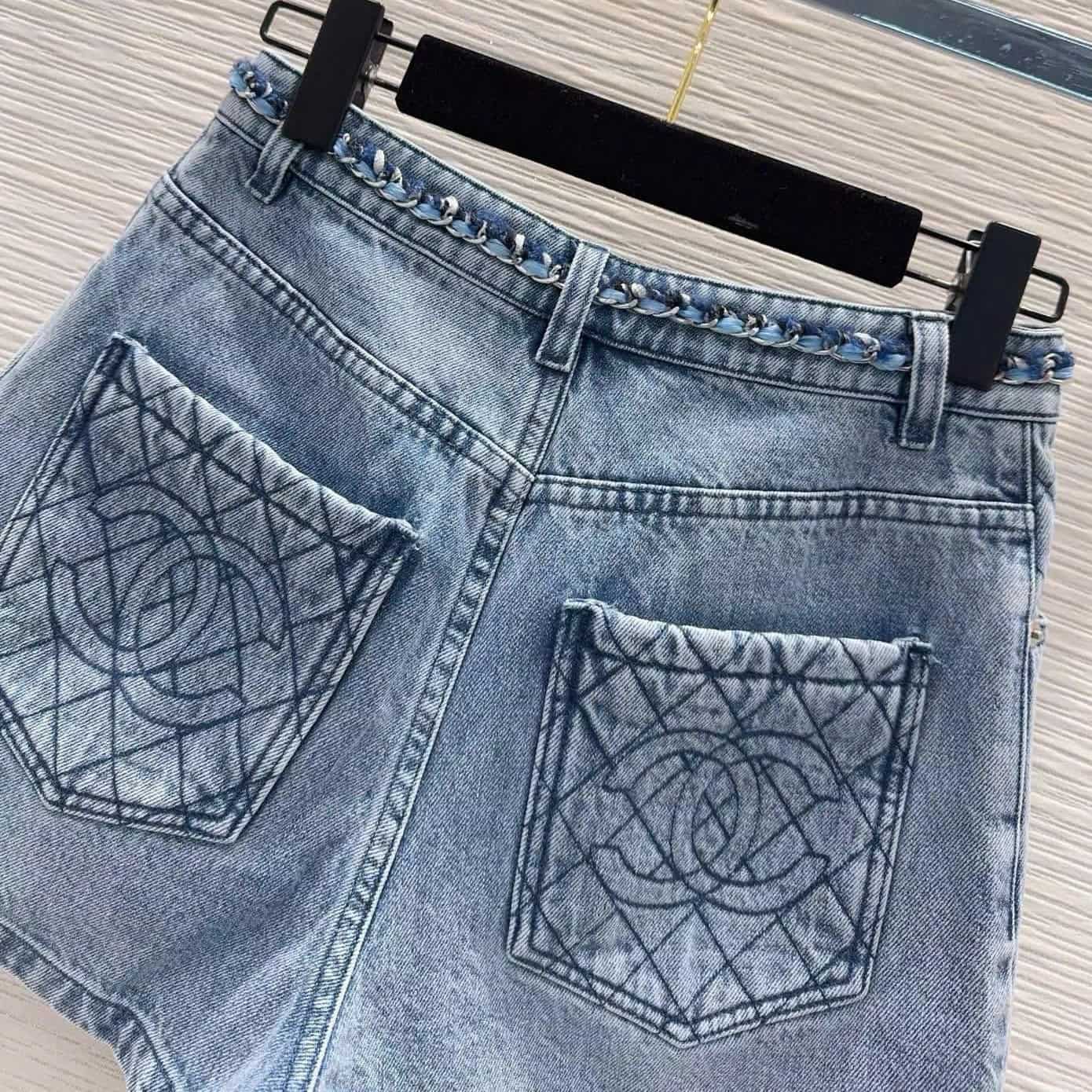 Quần short jean vải mền xanh Chanel 15