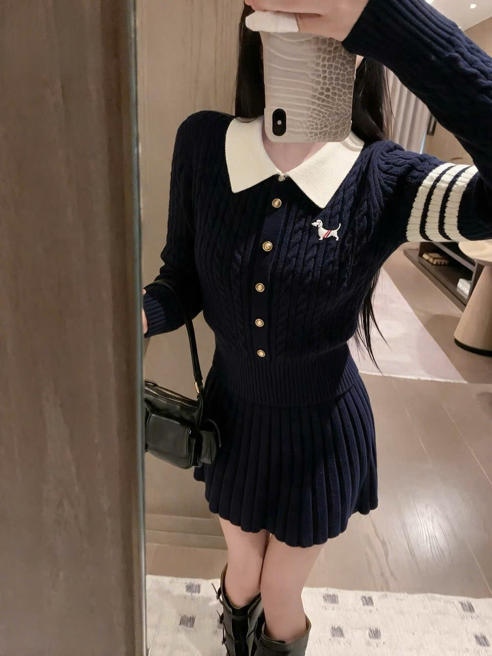 Set áo phối cổ sơ mi váy xếp ly len Thom Browne 2