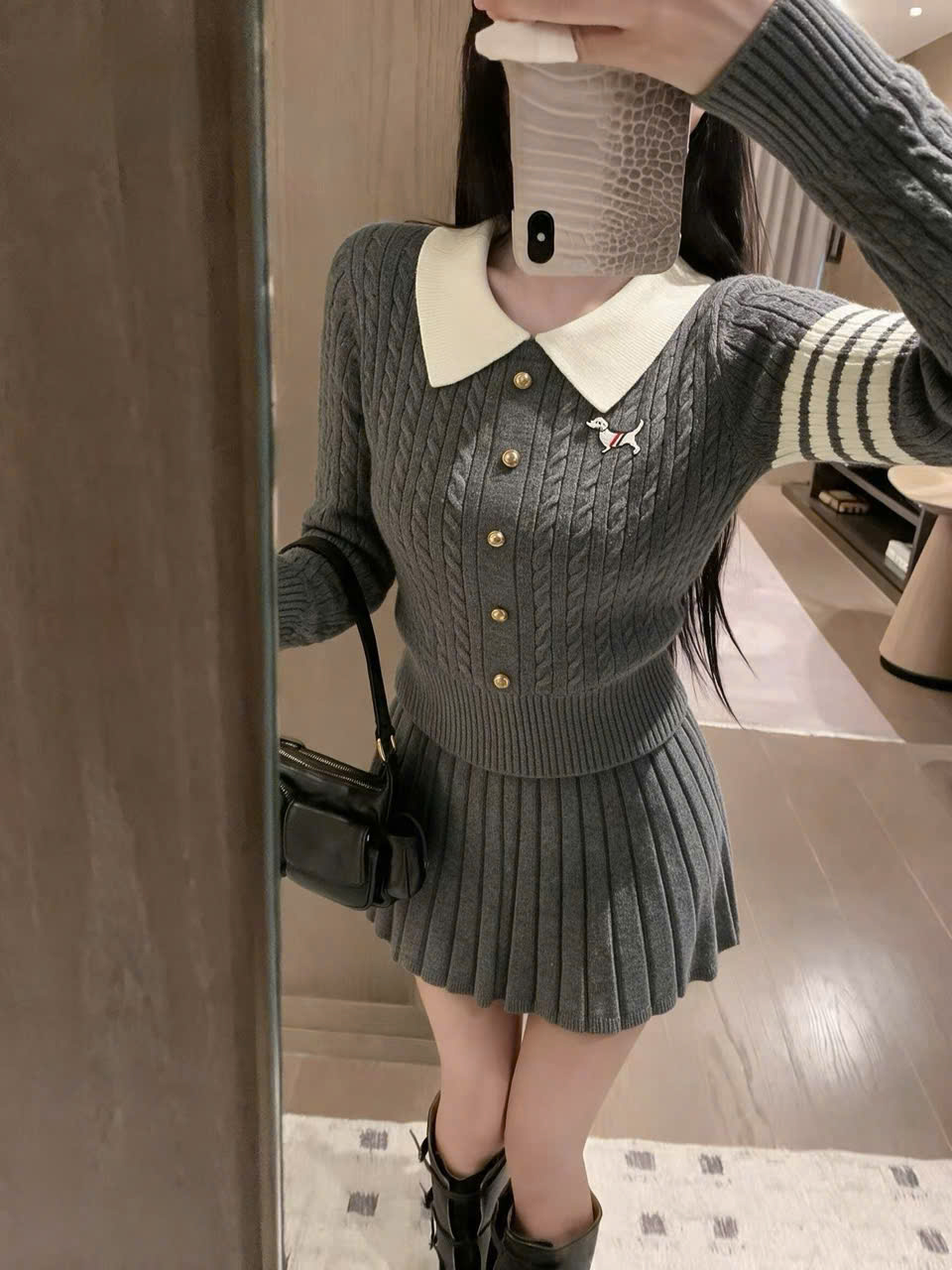 Set áo phối cổ sơ mi váy xếp ly len Thom Browne 5