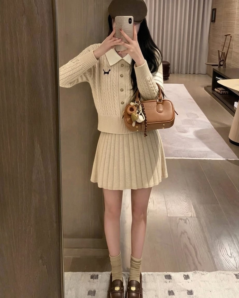 Set áo phối cổ sơ mi váy xếp ly len Thom Browne 10