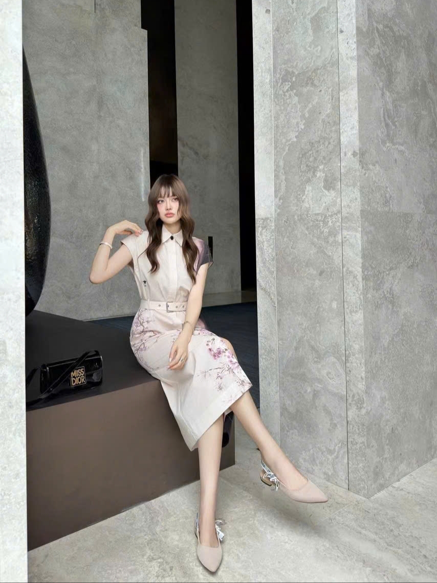 Đầm dài hoa tím nhỏ Dior 1