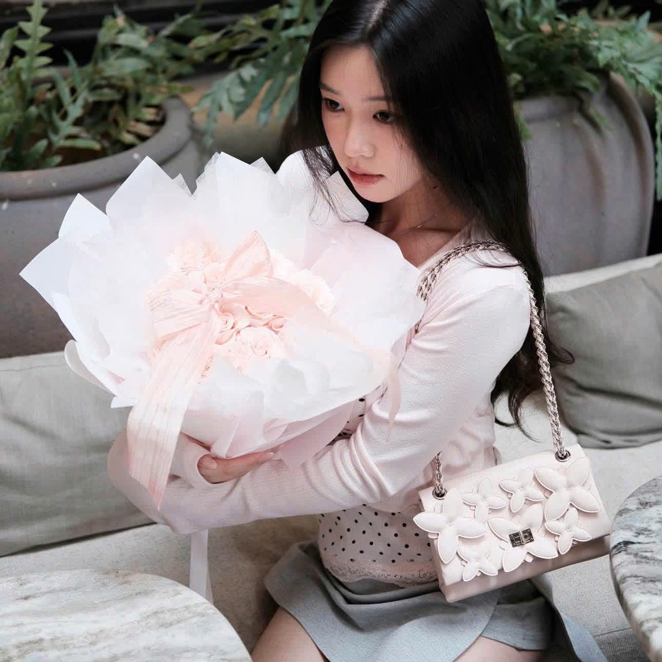 Túi đeo vai Charles Keith Flower Chain Shoulder Bag With Jewellery Set Soft Pink CK17-20271828 16