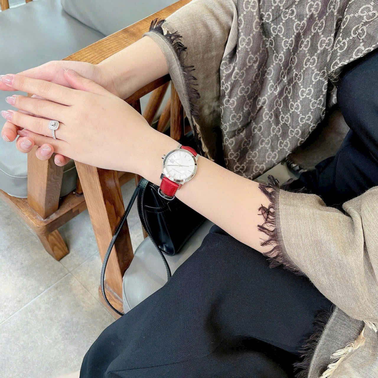 Đồng Hồ Nữ Burberry The City White Silver Dial Red Leather Ladies Watch BU9129 1