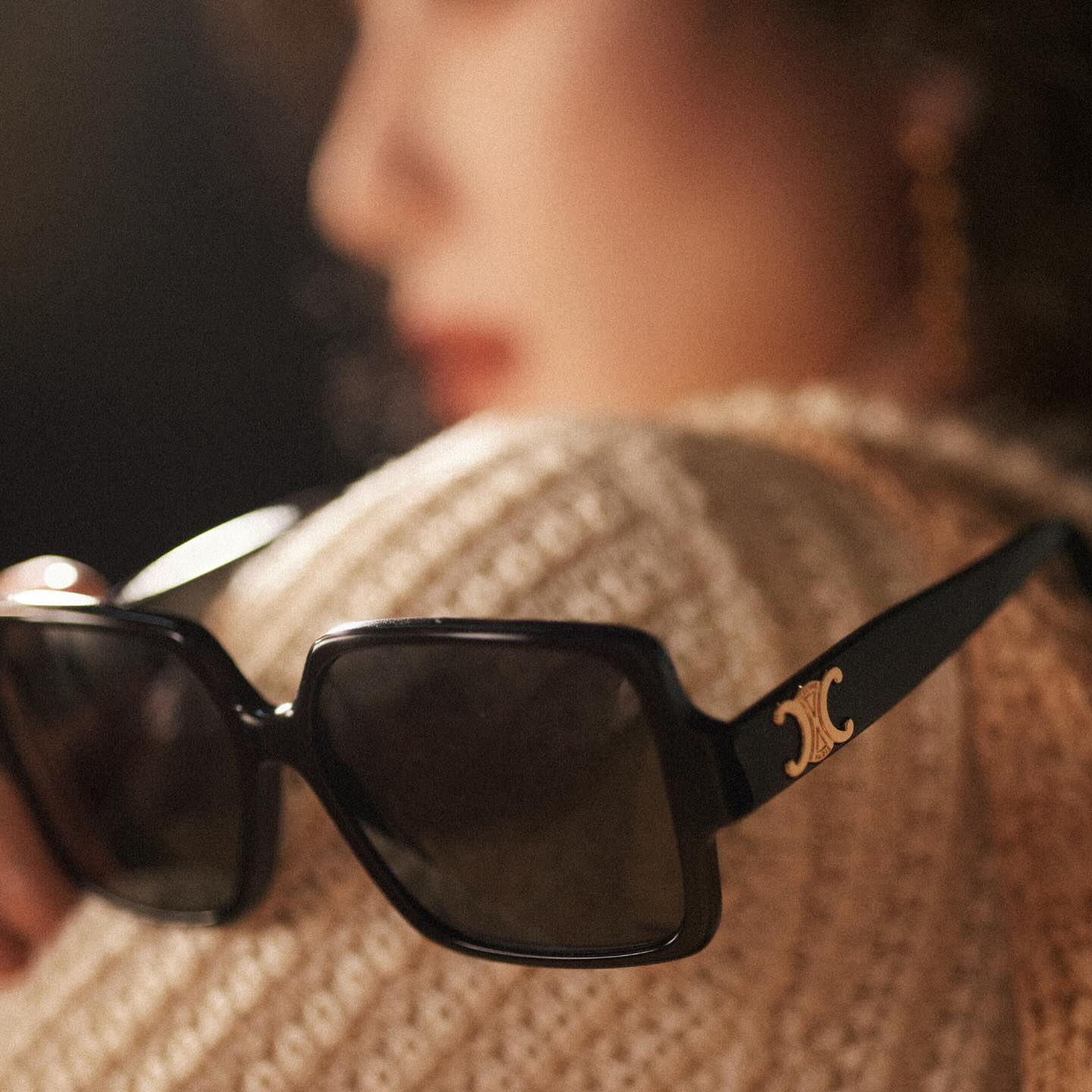 Mắt kính Celine Triomphe 16 sunglasses in Acetate Black 7