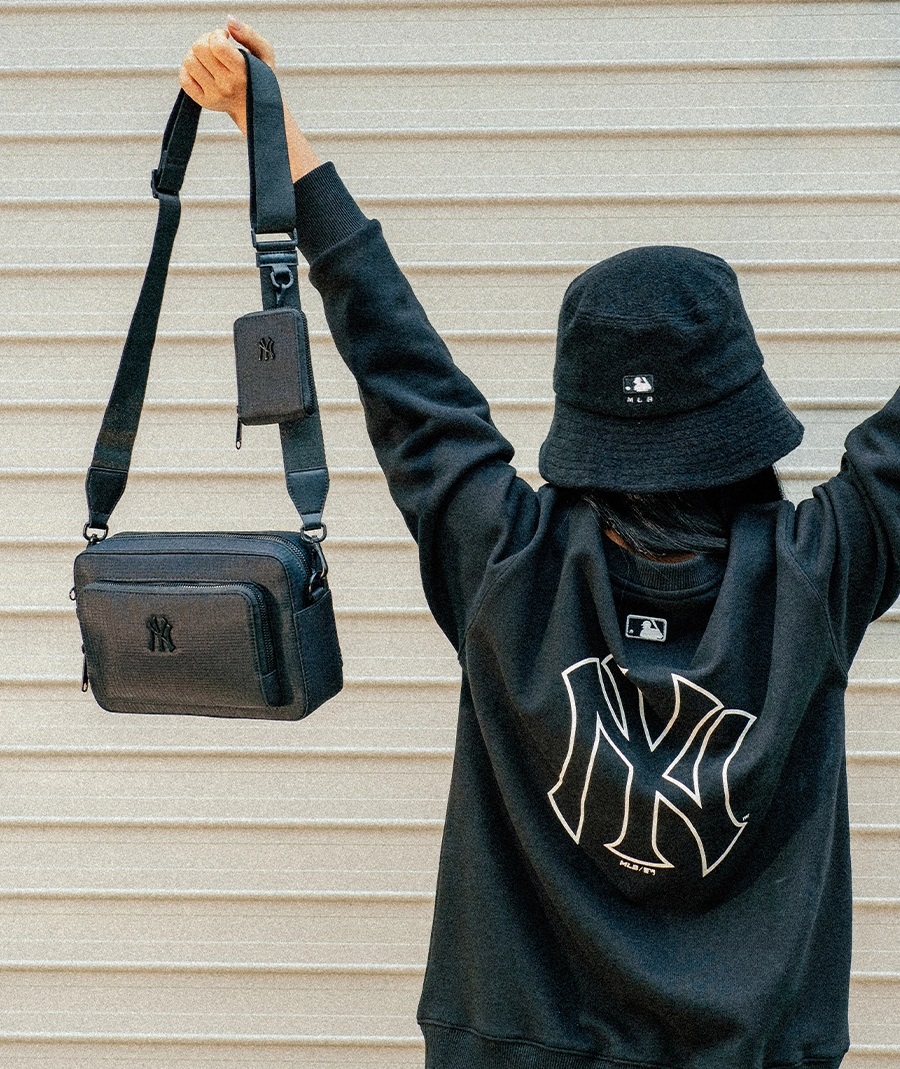 MLB Twoway Cross Bag Preorder Womens Fashion Bags  Wallets Crossbody  Bags on Carousell