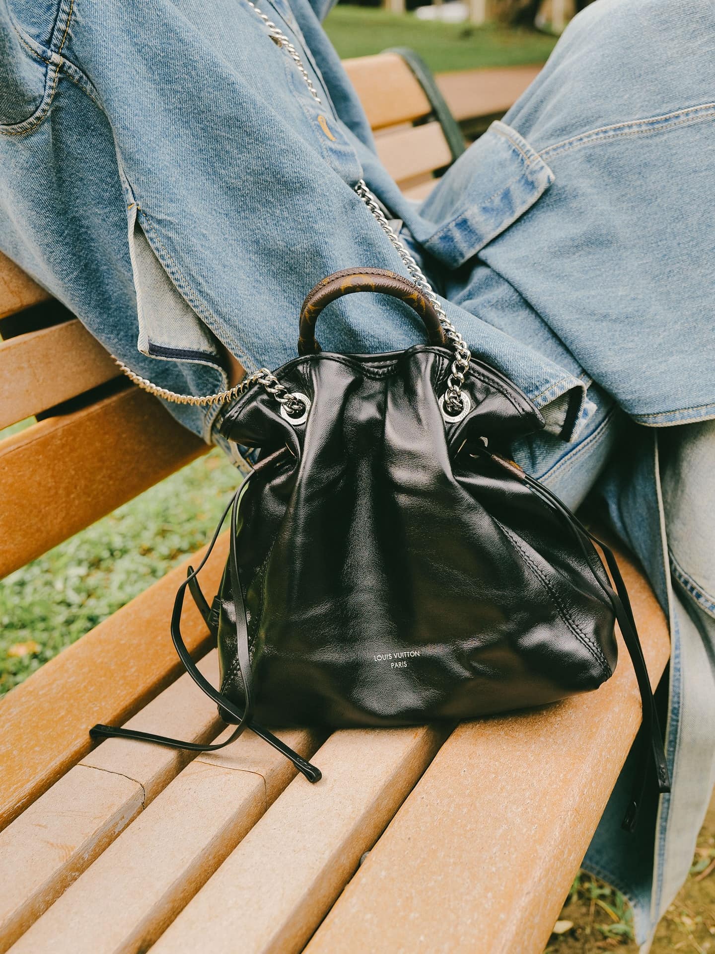 Ba Lô Louis Vuitton Off Duty Vibe Black 17