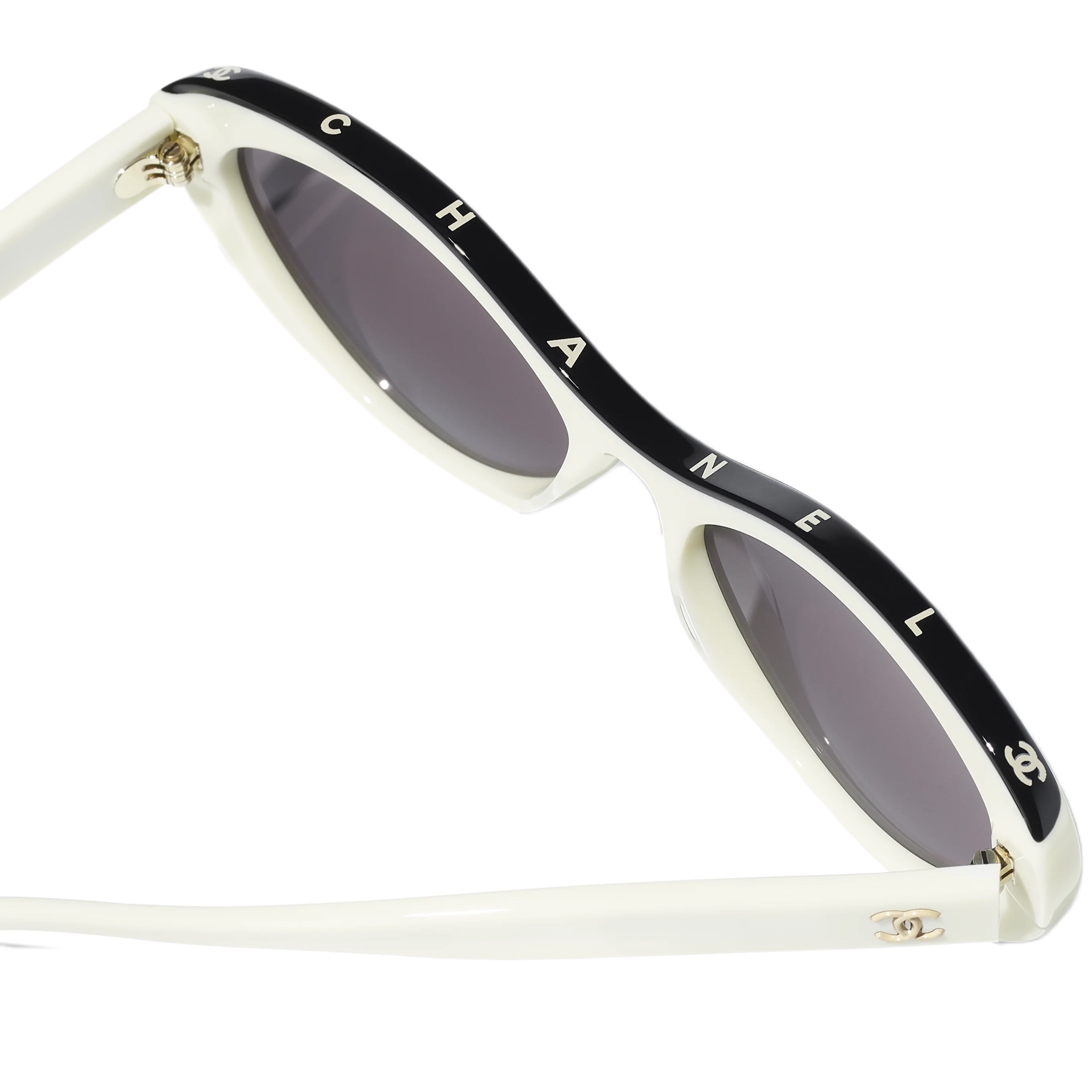 Mắt Kính Chanel Oval-framed Sunglasses Black and White 6