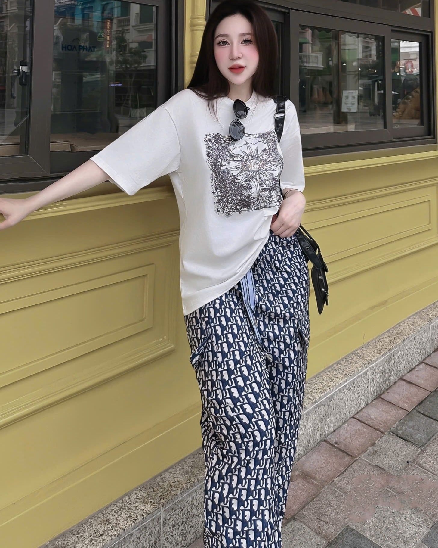 Set áo thun in họa tiết quần dài Dior 9
