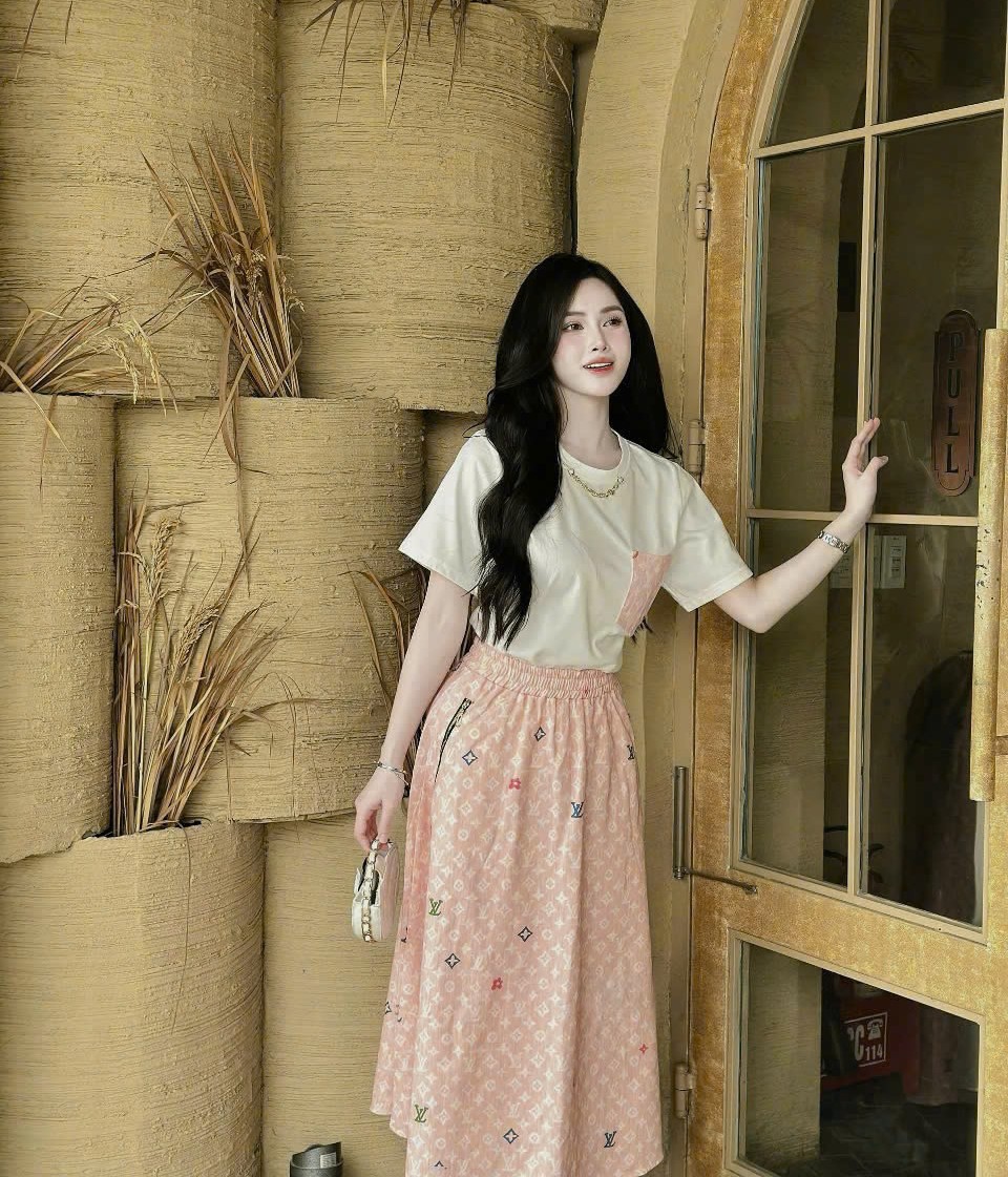 Set áo thun váy dài nhiều màu Louis Vuitton 3
