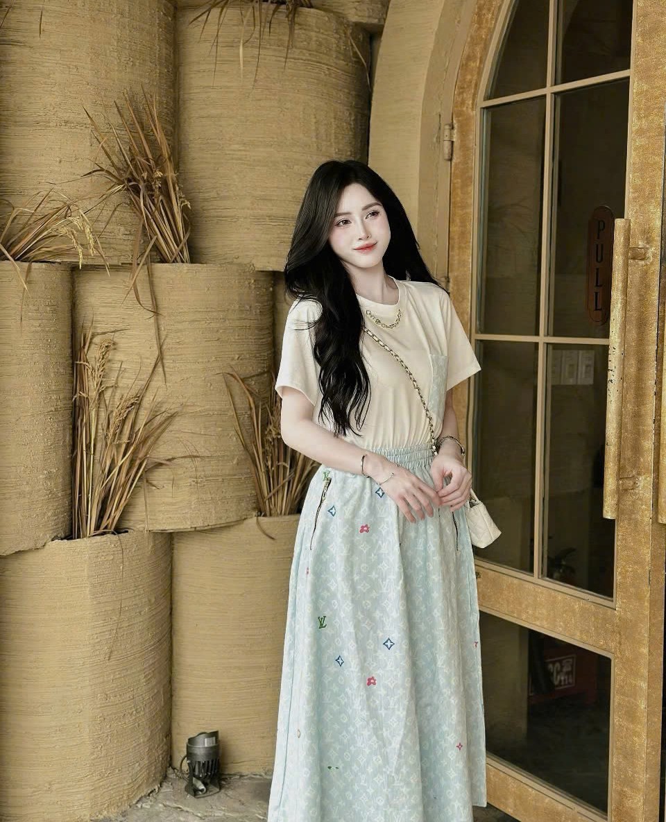Set áo thun váy dài nhiều màu Louis Vuitton 5