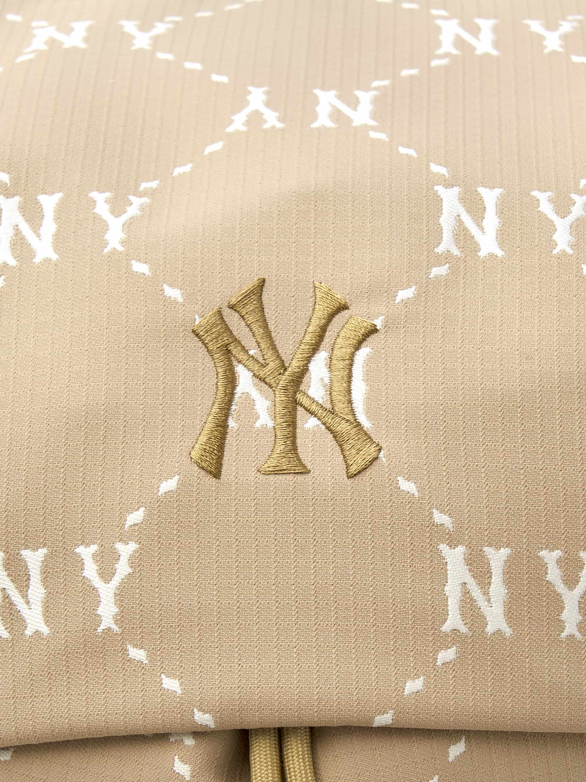 Balo MLB Diamond Monogram Sportive Backpack New York Yankees Beige 3ABKM035N-50BGD 3