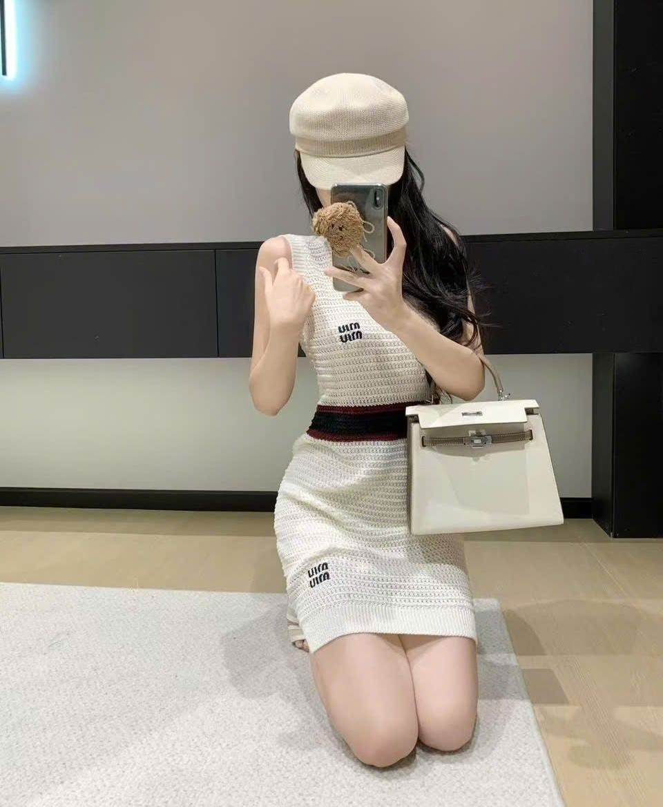 Đầm thun dáng ôm sát nách trắng Miu Miu 2