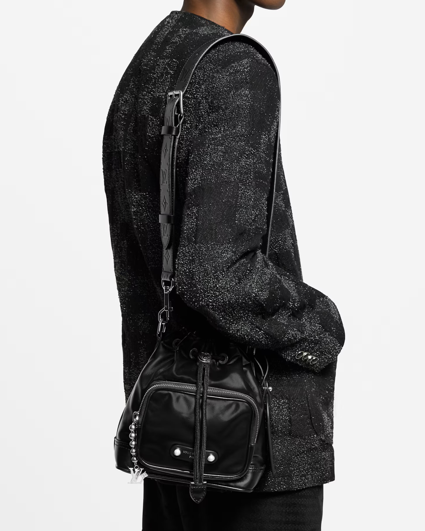 Túi LV Louis Vuitton Noé Cargo Night Black 1