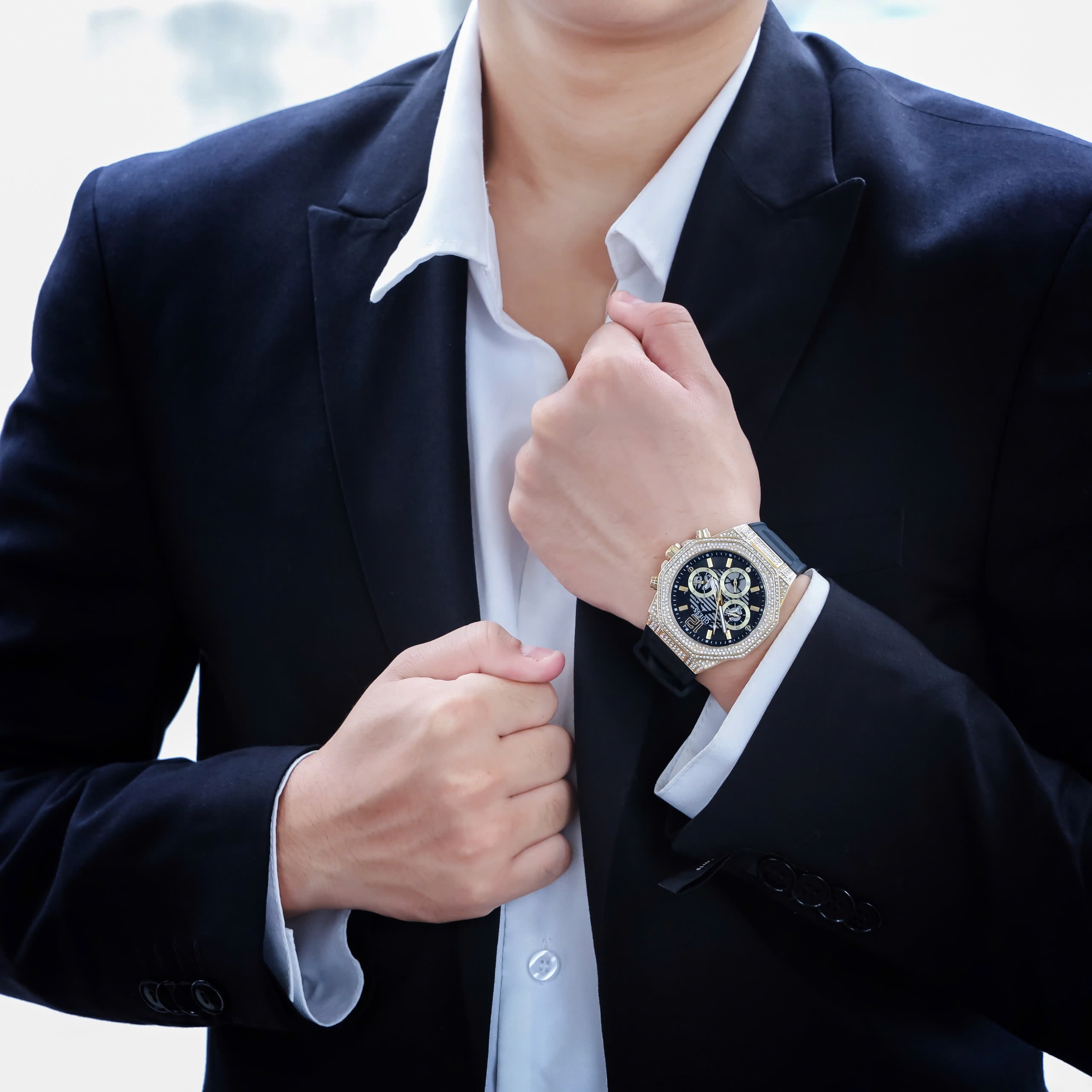 Đồng hồ nam Guess Mens Black Gold Tone Multi-function Watch GW0518G2 1