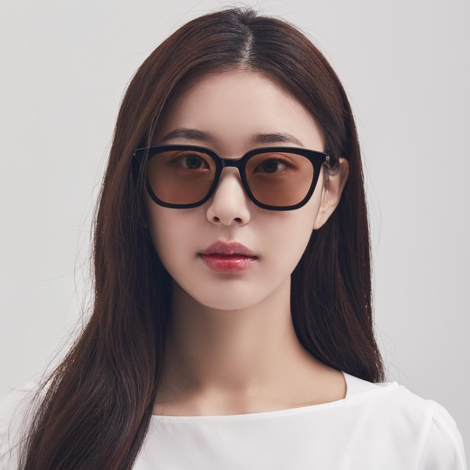 Kính mát GM Gentle Monster Lilit 01 BR Square Acetate Flatbar Frame 18
