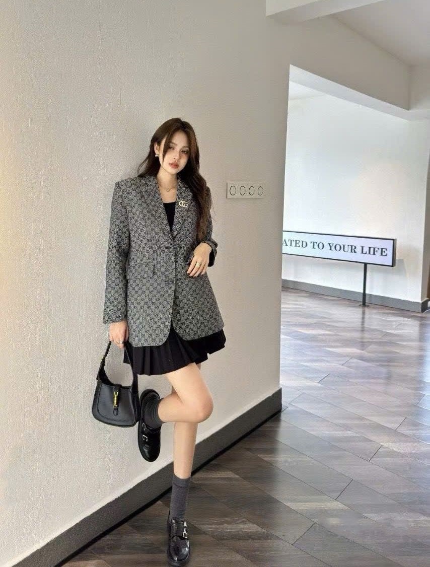 Áo khoác xám nữ Gucci 4