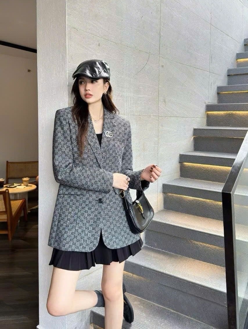Áo khoác xám nữ Gucci 8