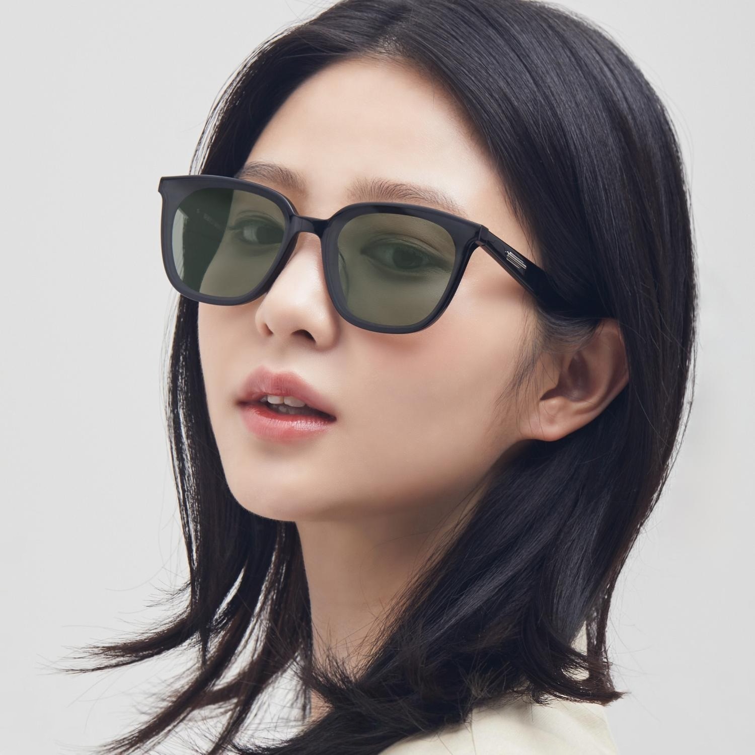 Mắt kính mát Gentle Monster Lilit 01(K) Green Tinted Lenses Square Acetate Flatbar Frame 17
