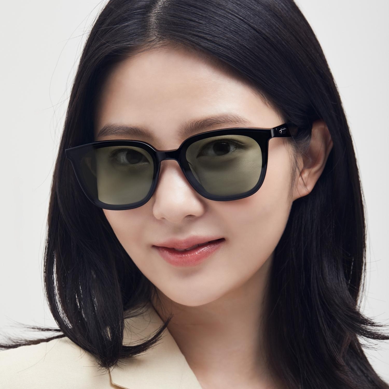 Mắt kính mát Gentle Monster Lilit 01(K) Green Tinted Lenses Square Acetate Flatbar Frame 18