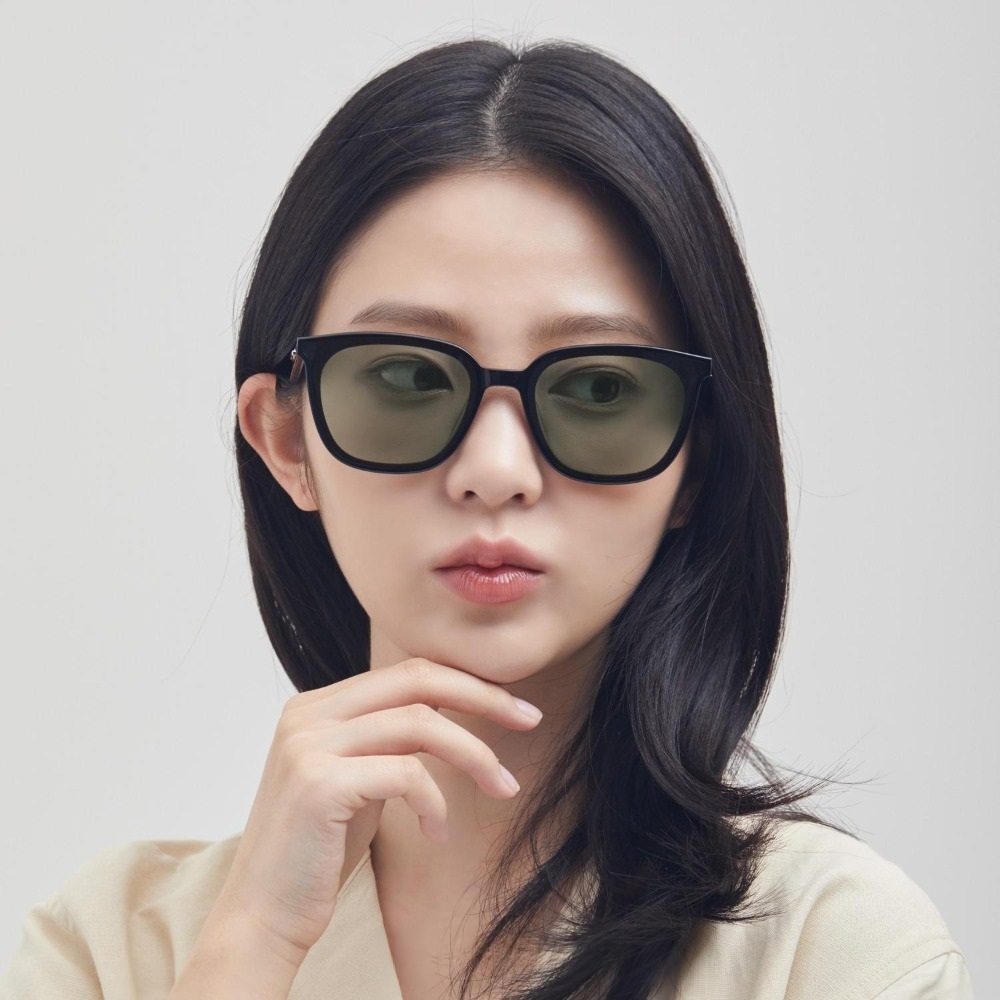 Mắt kính mát Gentle Monster Lilit 01(K) Green Tinted Lenses Square Acetate Flatbar Frame 19