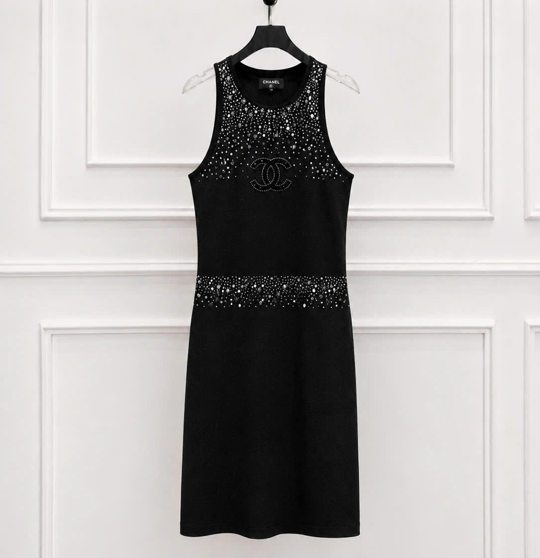 Áo đầm ôm dáng dài cổ yếm Chanel 3