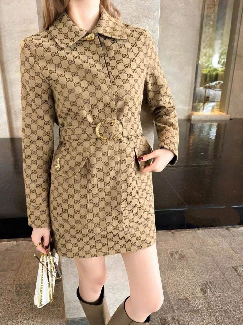 Áo khoác nữ dáng dài nâu kèm thắt lưng Gucci 4