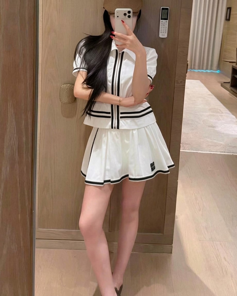 Set áo váy ngắn xòe trắng nữ Miu Miu 4