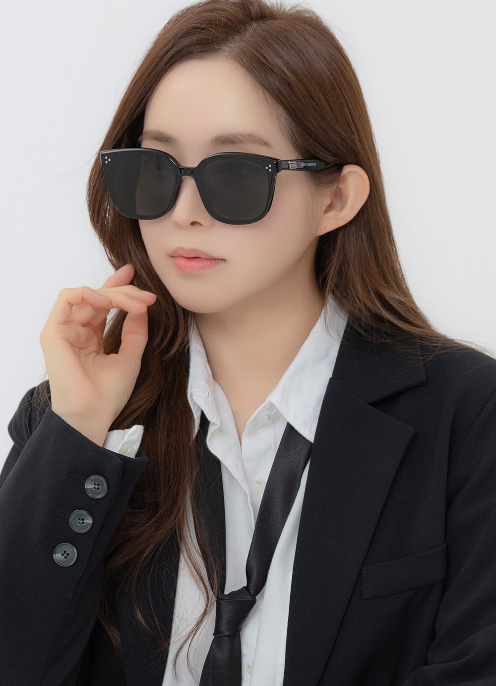 Mắt kính Gentle Monster By 01 Black Lenses Black Acetate Frame 4