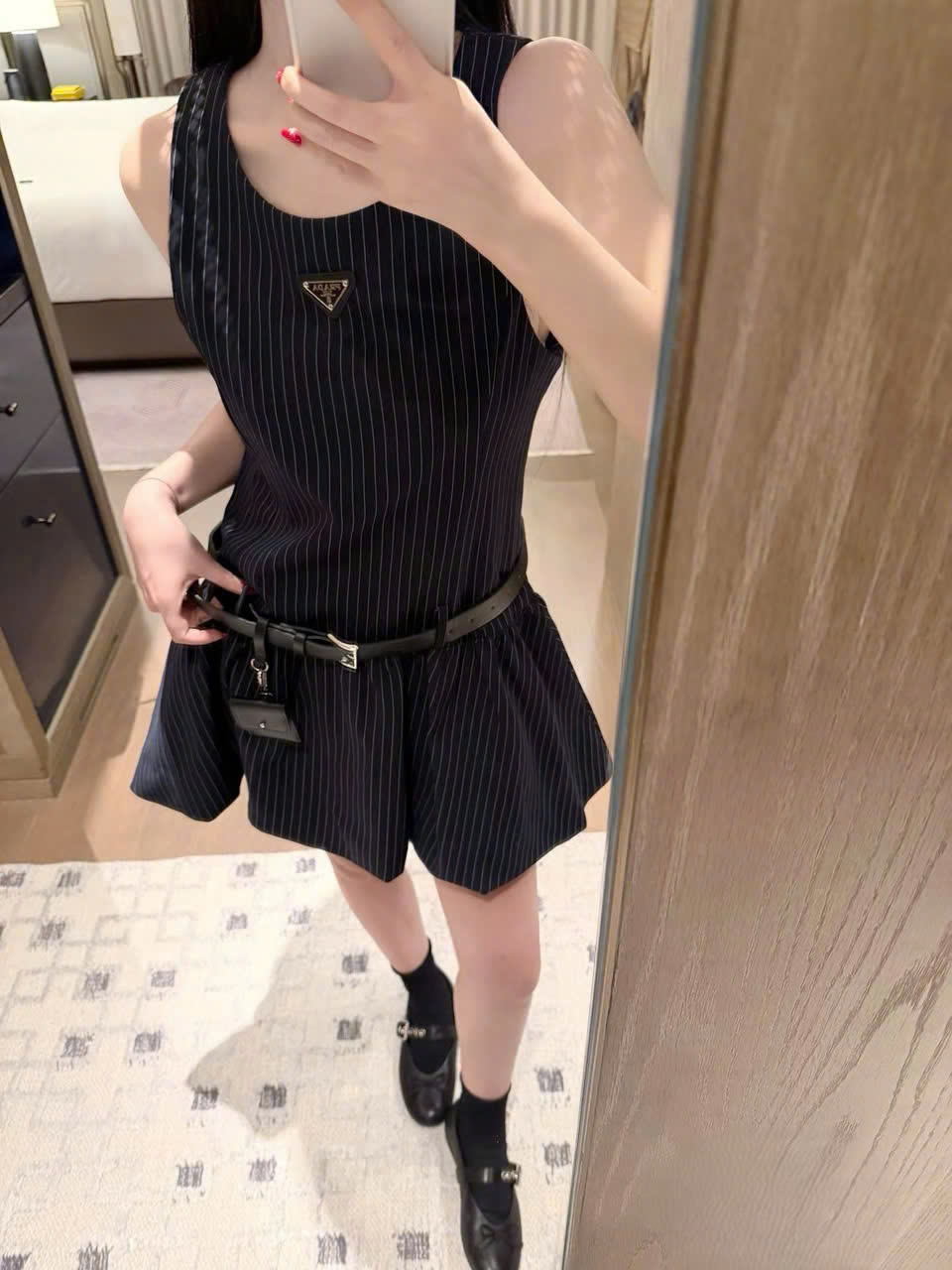 Áo đầm ba lỗ phối thắt lưng Prada 9