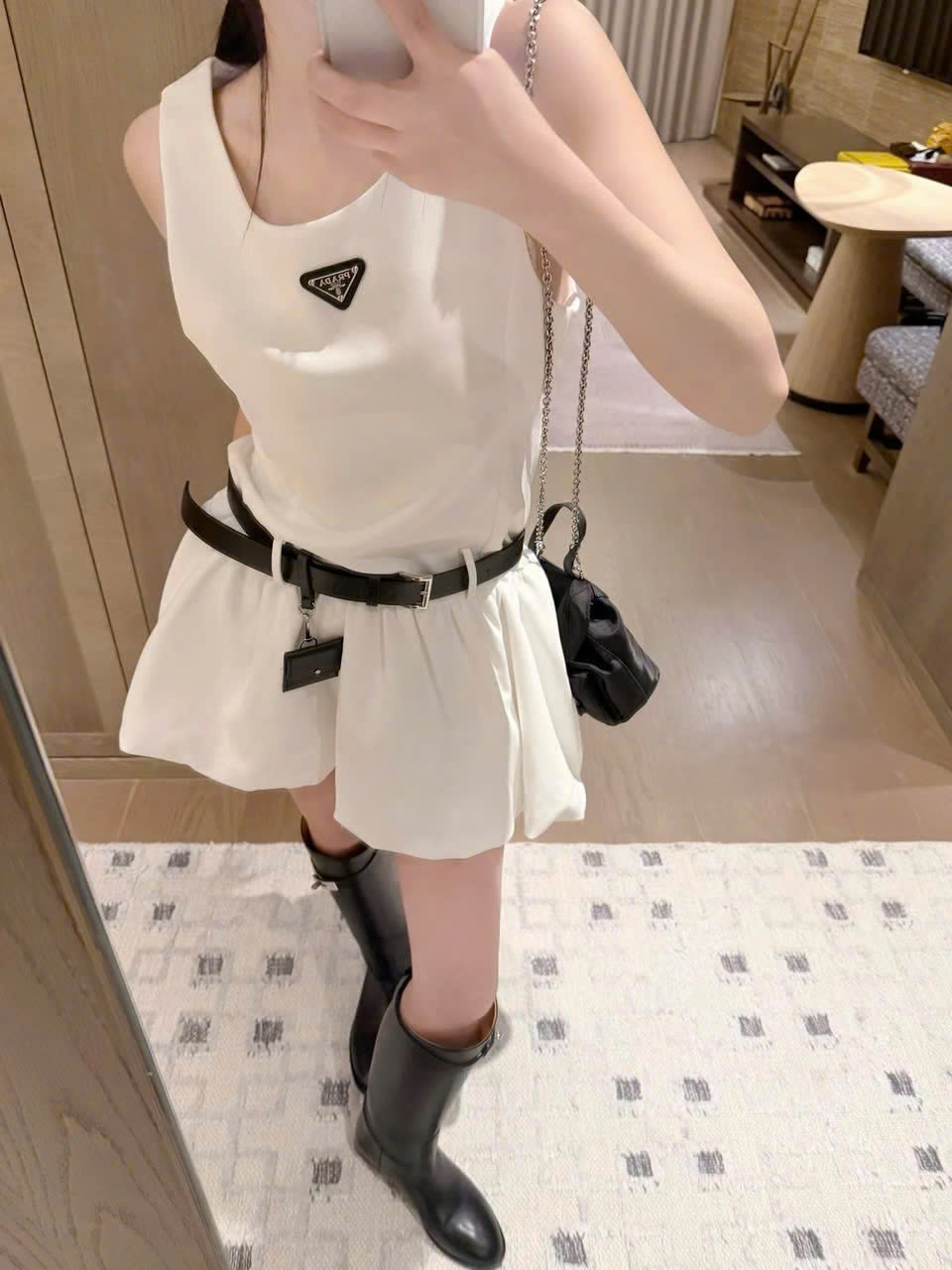 Áo đầm ba lỗ phối thắt lưng Prada 2